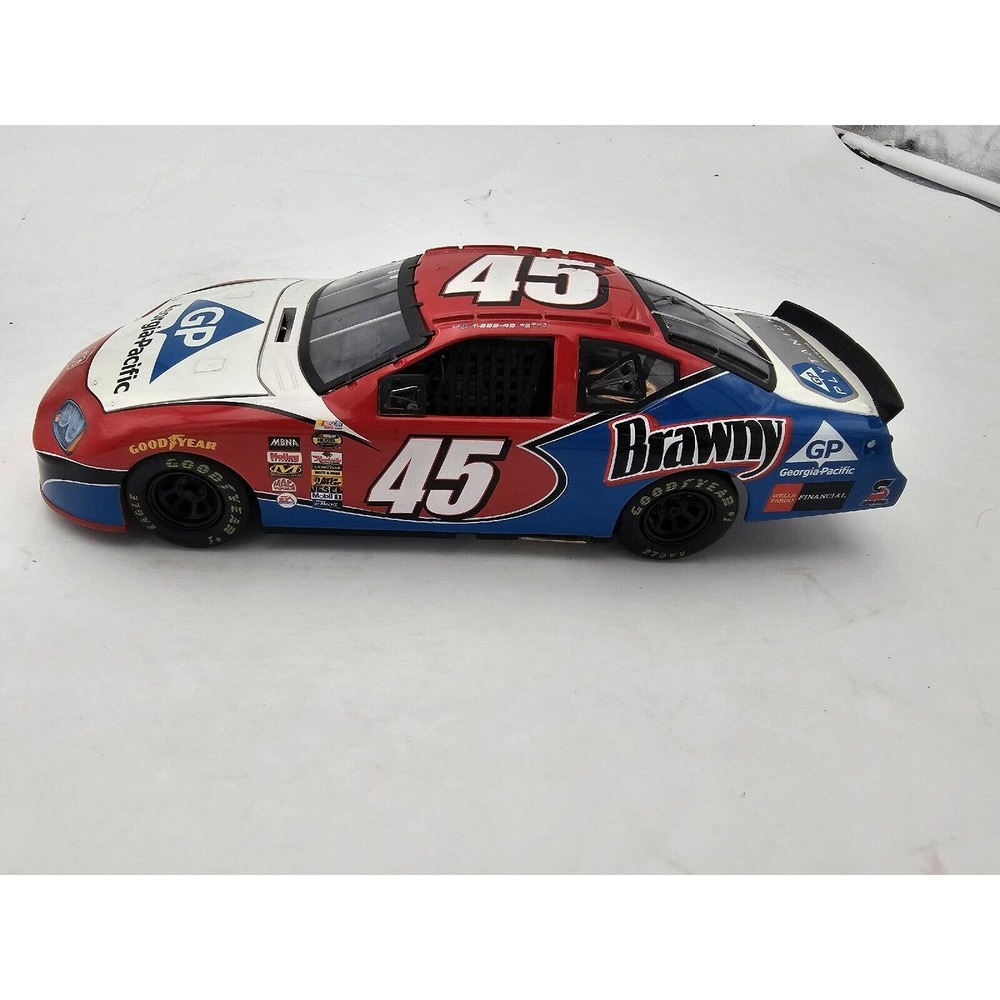 Team Caliber 2004 Kyle Petty #45 Dixie / Brawny 1:24 Diecast